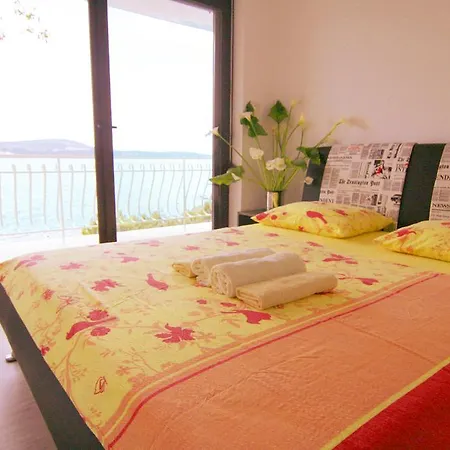 Marta * 特罗吉尔